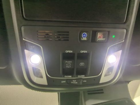 Used 2022 Honda Pilot Black Edition image 24