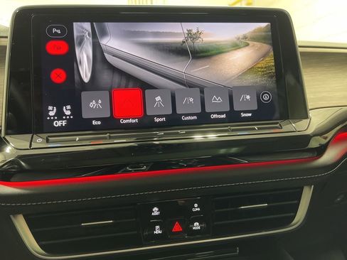 Used 2024 Volkswagen Atlas SEL Premium R-Line image 33