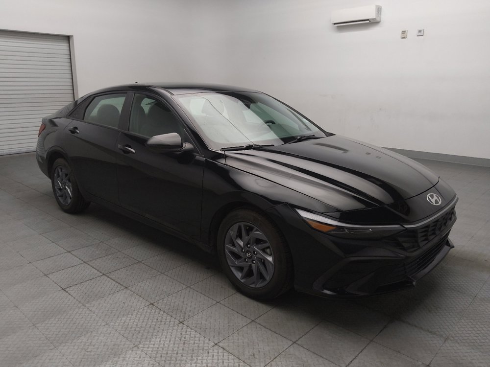 Used 2024 Hyundai Elantra SEL FWD image 13