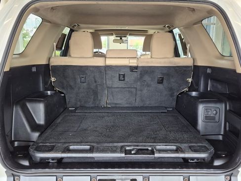 Used 2011 Toyota 4Runner SR5 w/ Convenience Pkg RWD image 6