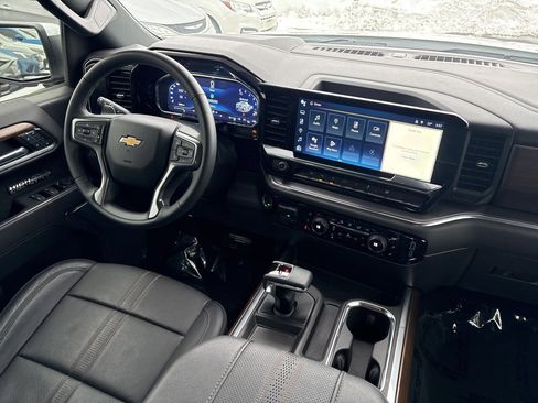 Used 2024 Chevrolet Silverado 1500 High Country w/ Technology Package image 14