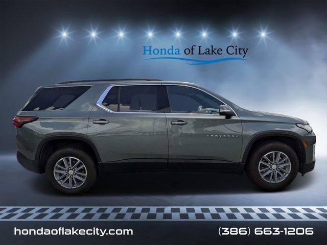 Used 2023 Chevrolet Traverse LT w/ LPO, Floor Liner Package FWD image 1