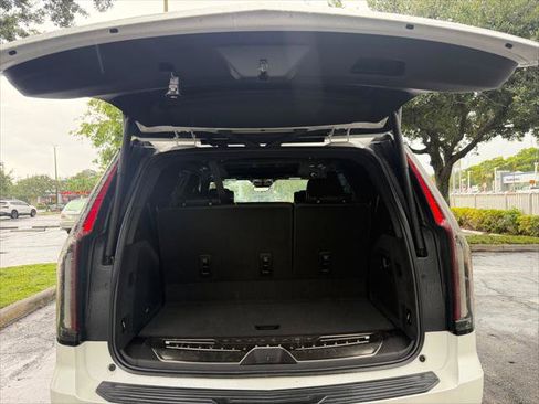 Used 2021 Cadillac Escalade Sport RWD image 19