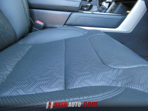Used 2024 Toyota Tundra Limited AWD/4WD image 31