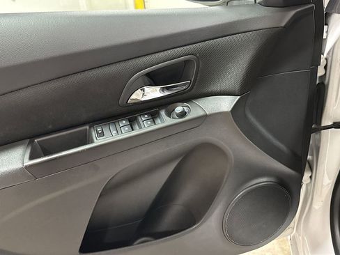 Used 2015 Chevrolet Cruze LT FWD image 19