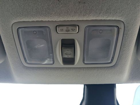 Used 2023 Hyundai Venue SEL image 29