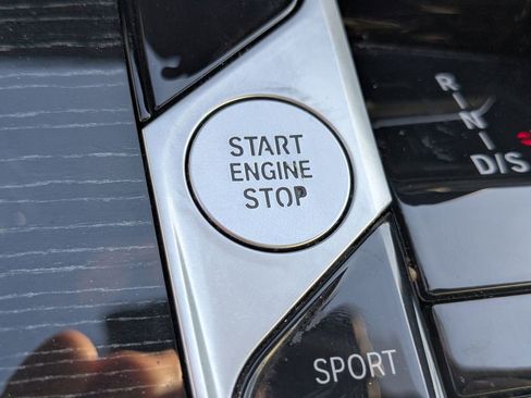 Used 2023 BMW X7 xDrive40i w/ M Sport Package image 17