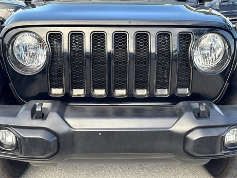 Used 2020 Jeep Wrangler Unlimited Sahara AWD/4WD image 12