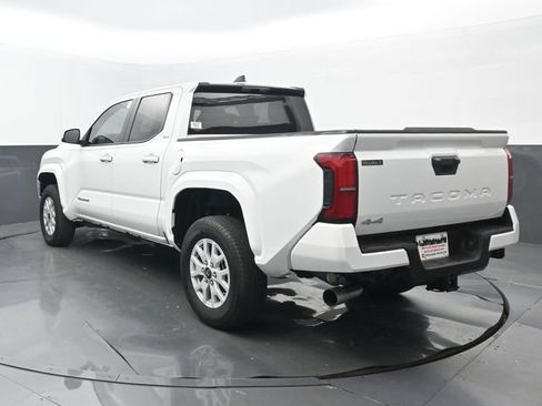 Used 2025 Toyota Tacoma SR5 AWD/4WD image 3