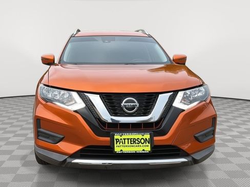 Used 2020 Nissan Rogue SV w/ Premium Package image 2