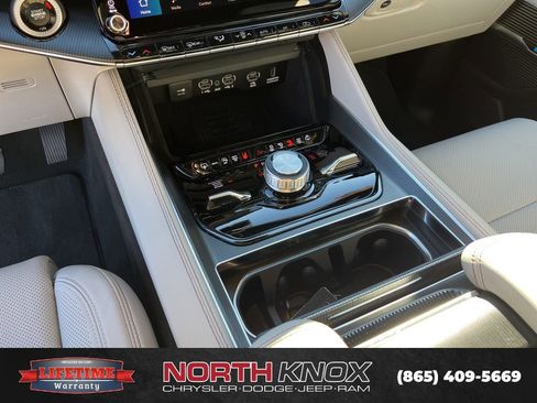 New 2026 Jeep Grand Wagoneer Summit image 11