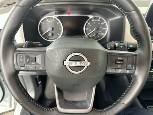 Used 2025 Nissan Rogue SV AWD/4WD image 19
