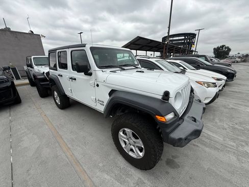 Used 2020 Jeep Wrangler Unlimited Sport S AWD/4WD image 3