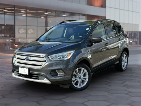 Used 2019 Ford Escape SEL AWD/4WD image 2