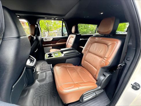 Used 2024 Lincoln Navigator L Reserve AWD/4WD image 29