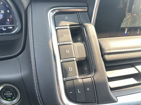 Certified 2024 Chevrolet Suburban High Country w/ Premium Package image 20