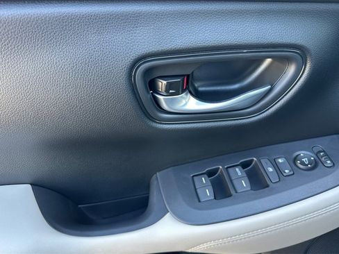 New 2026 Honda HR-V LX image 10