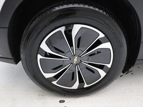 Used 2024 Chevrolet Blazer EV LT image 10