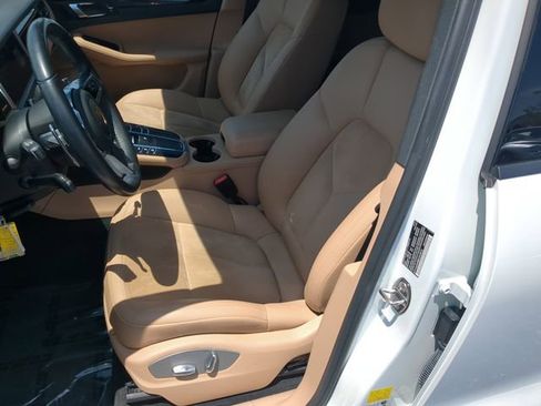 Used 2021 Porsche Macan AWD/4WD image 23