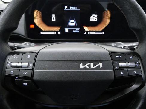 Used 2025 Kia K4 FWD image 16