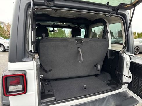 Used 2022 Jeep Wrangler Willys image 16