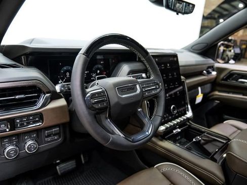 Used 2026 GMC Yukon XL Denali Ultimate AWD/4WD image 2