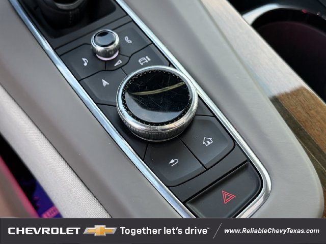 Used 2021 Cadillac Escalade Premium Luxury Platinum AWD/4WD image 19