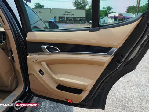 Used 2013 Porsche Panamera GTS AWD/4WD image 36