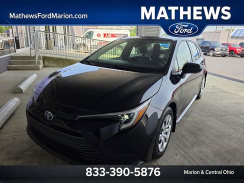 Used 2024 Toyota Corolla LE FWD image 1