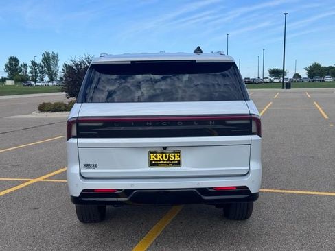 New 2025 Lincoln Navigator L Reserve image 33