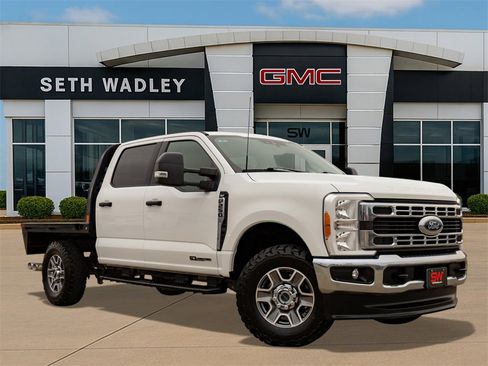 Used 2023 Ford F250 XLT w/ F-250 >10K GVWR Package image 1
