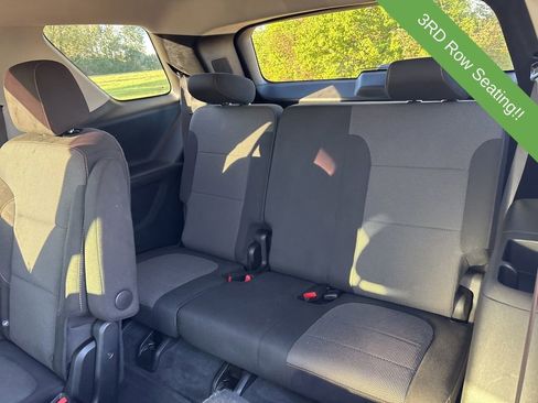 Used 2020 Chevrolet Traverse LT image 27