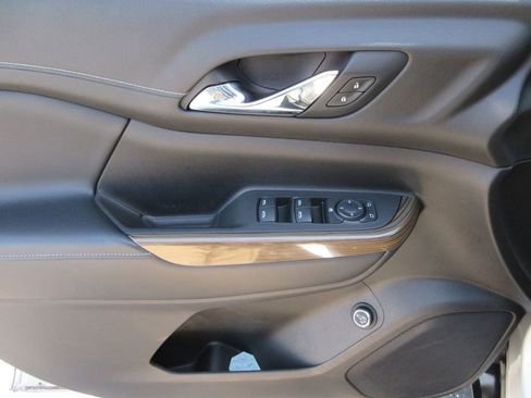 Certified 2020 GMC Acadia SLE w/ Driver Convenience Package FWD image 21