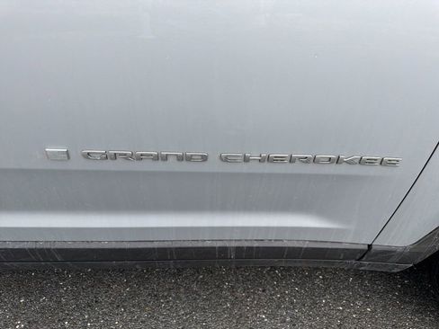 Used 2021 Jeep Grand Cherokee L Limited AWD/4WD image 14