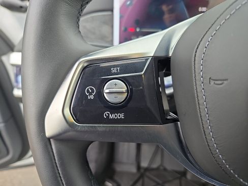 Used 2024 BMW i7 eDrive50 image 22