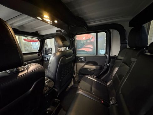 Used 2020 Jeep Gladiator Mojave image 17