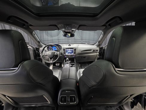 Used 2018 Maserati Levante GranSport image 2