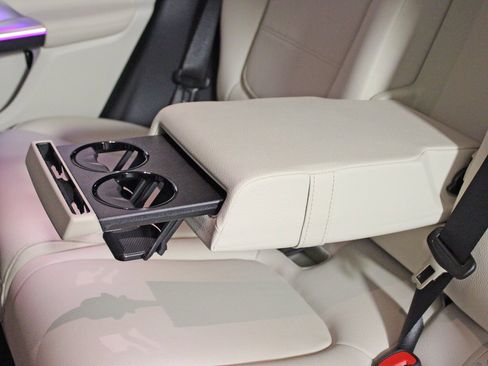 Used 2026 Mercedes-Benz GLC 350e 4MATIC image 29