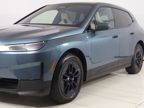 Used 2023 BMW iX xDrive50 w/ Convenience Package AWD/4WD image 62
