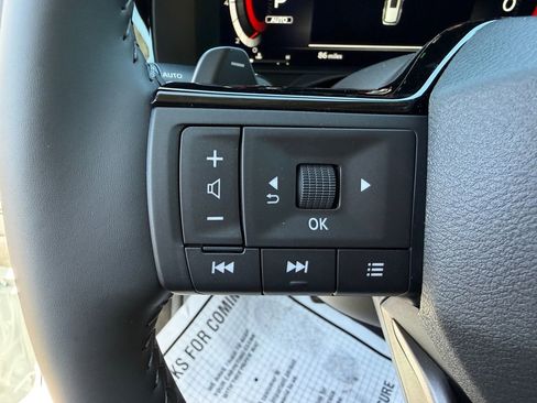 New 2026 Nissan Pathfinder Platinum AWD/4WD image 17