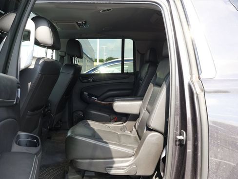 Used 2017 Chevrolet Suburban Premier AWD/4WD image 37