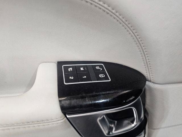 Used 2015 Land Rover Range Rover Autobiography AWD/4WD image 36