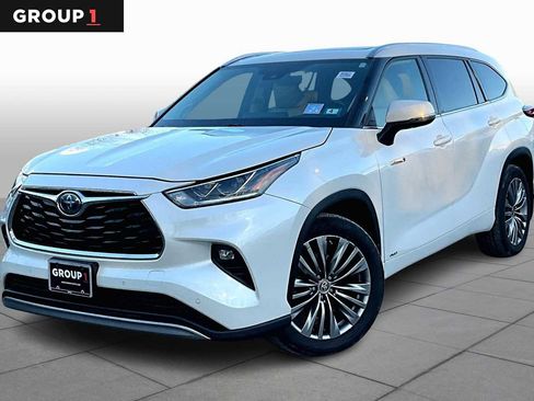Used 2021 Toyota Highlander Platinum image 1