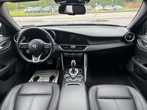 Used 2024 Alfa Romeo Giulia Sprint AWD/4WD image 11