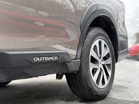 Used 2023 Subaru Outback Premium image 6