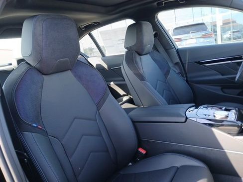 New 2026 BMW 530i 530i Loaner image 18