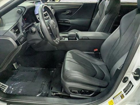 Used 2022 Lexus ES 300h F Sport image 16