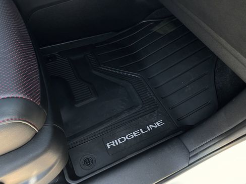 Used 2025 Honda Ridgeline Black Edition image 21