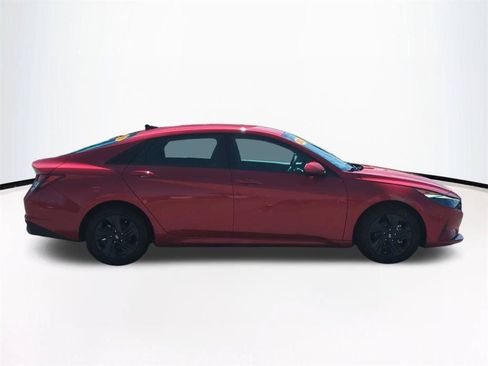 Used 2023 Hyundai Elantra SEL w/ Cargo Package FWD image 4