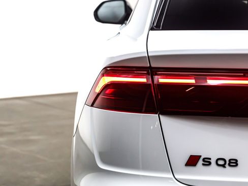 Used 2024 Audi SQ8 Premium Plus w/ Executive Package image 16